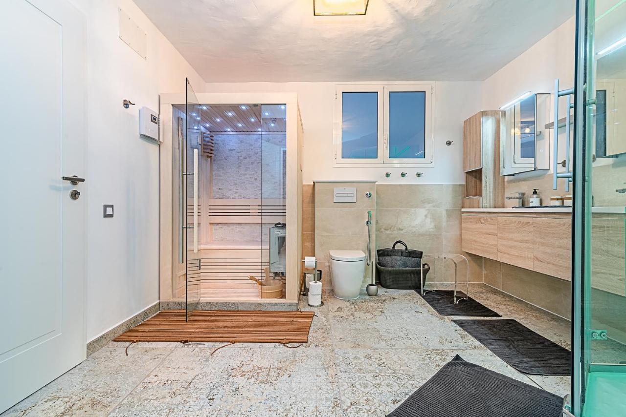 Mogan Luxury Apartment, Sea Views, Jacuzzi And Sauna. Kültér fotó