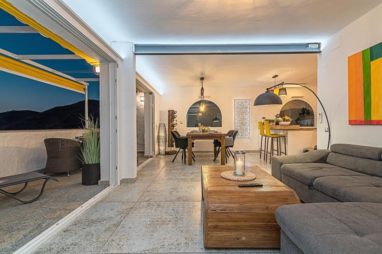 Mogan Luxury Apartment, Sea Views, Jacuzzi And Sauna. Kültér fotó